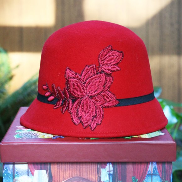 Festive Women\'s Red Hat
